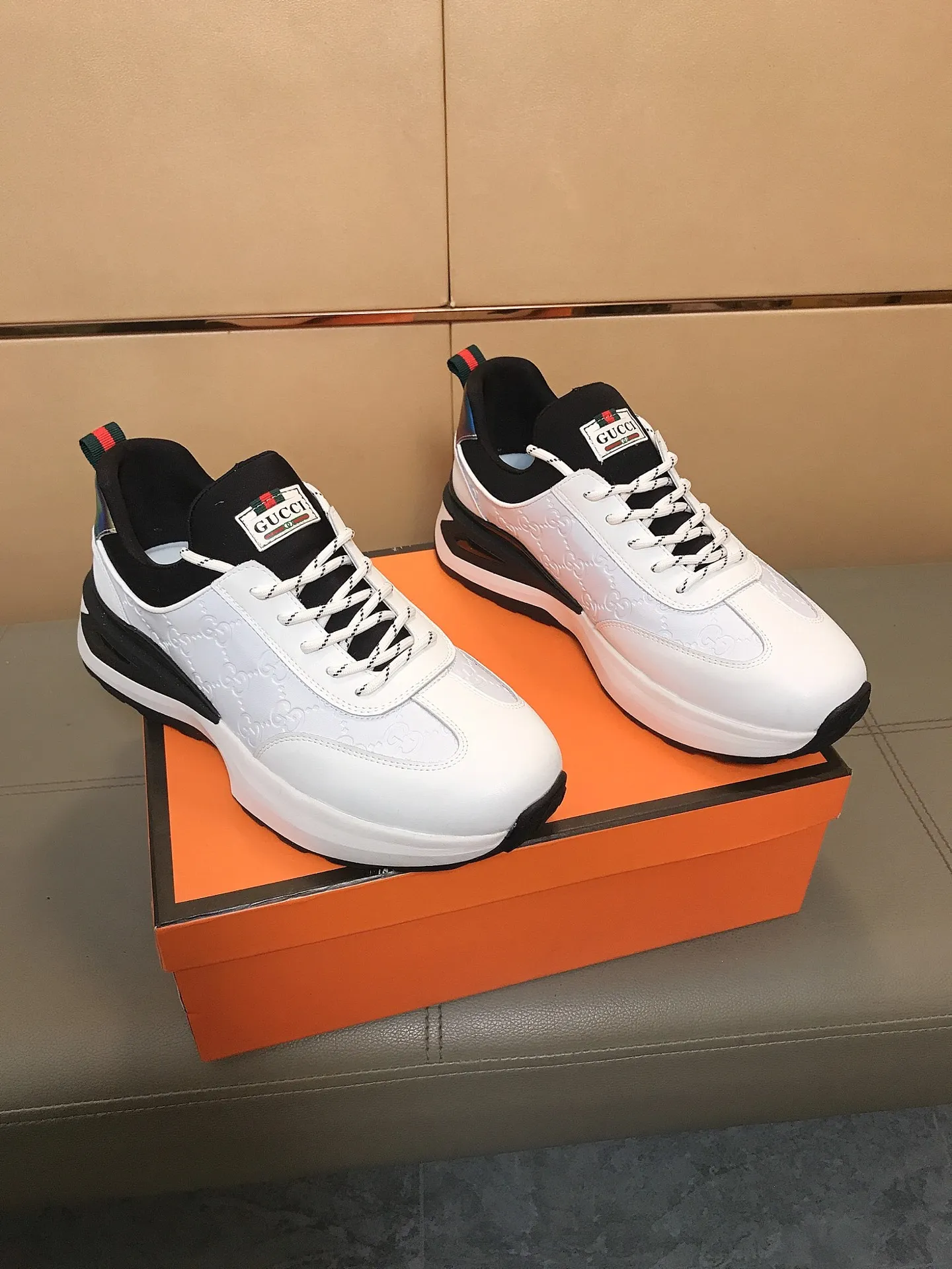 Factory price P442 💎👟👟[GUCCI] The latest trendy men's casual shoes, the fabric is made of embossed cowhide imported from Italy, comfortable sheepskin lining + feet, the original outsole is wear-resistant and non-slip, high-level version, exquisite workmanship. Code number: 38-44